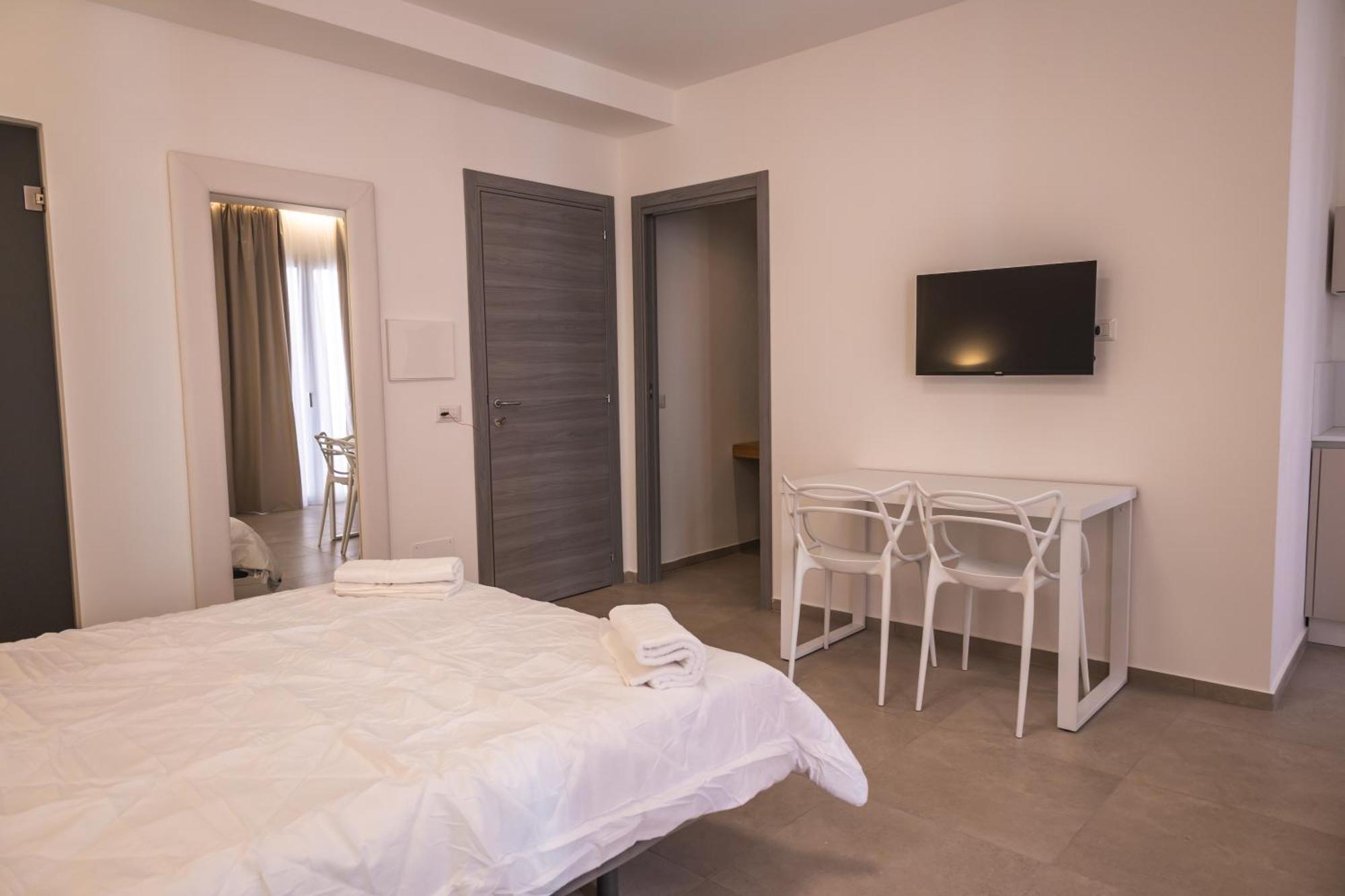 Atena Room Летояни Екстериор снимка