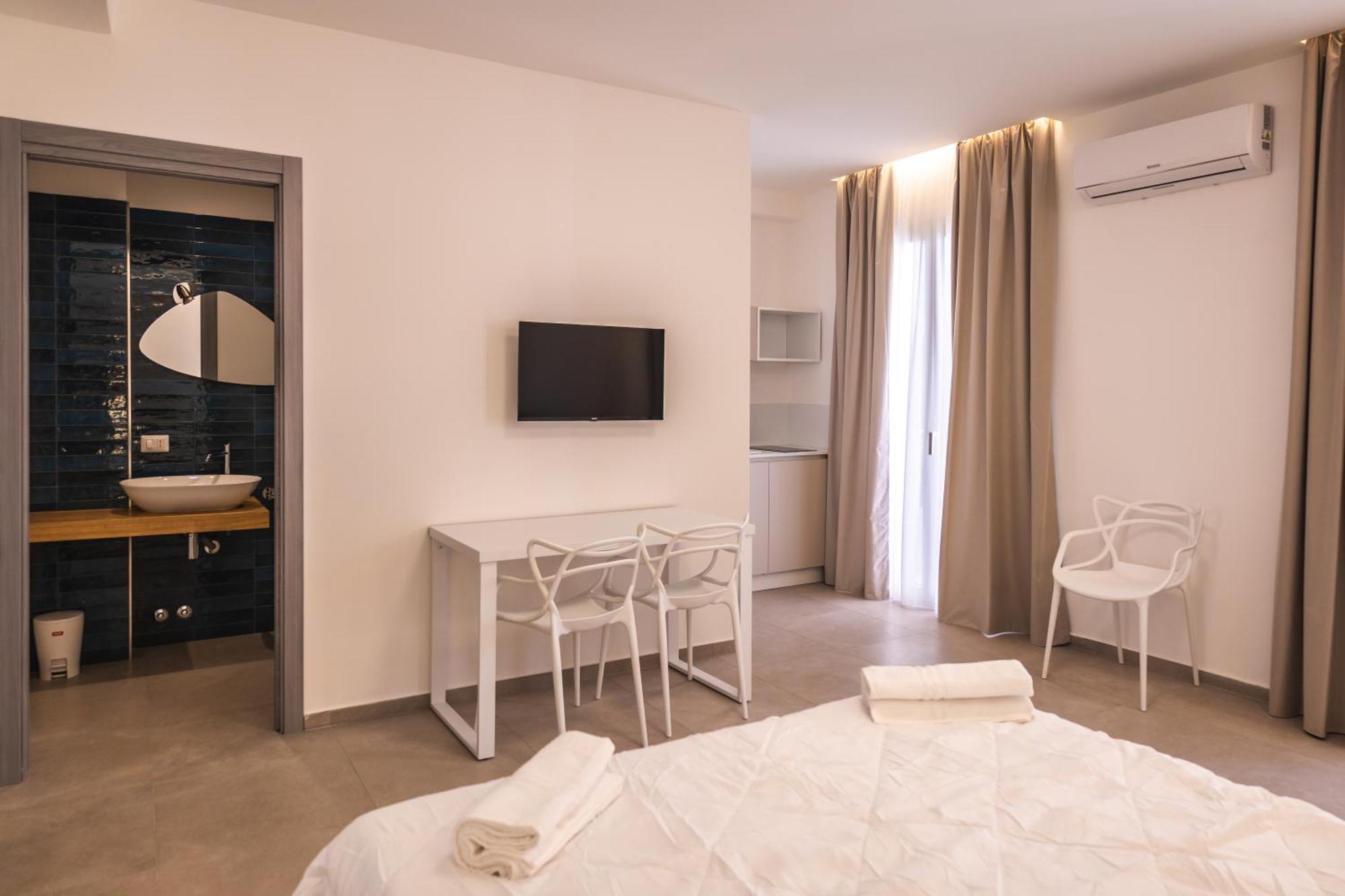 Atena Room Летояни Екстериор снимка